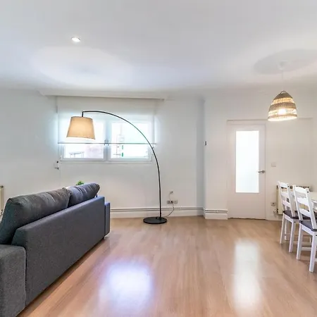 Amplio Y Comodo En Basurto * בילבאו